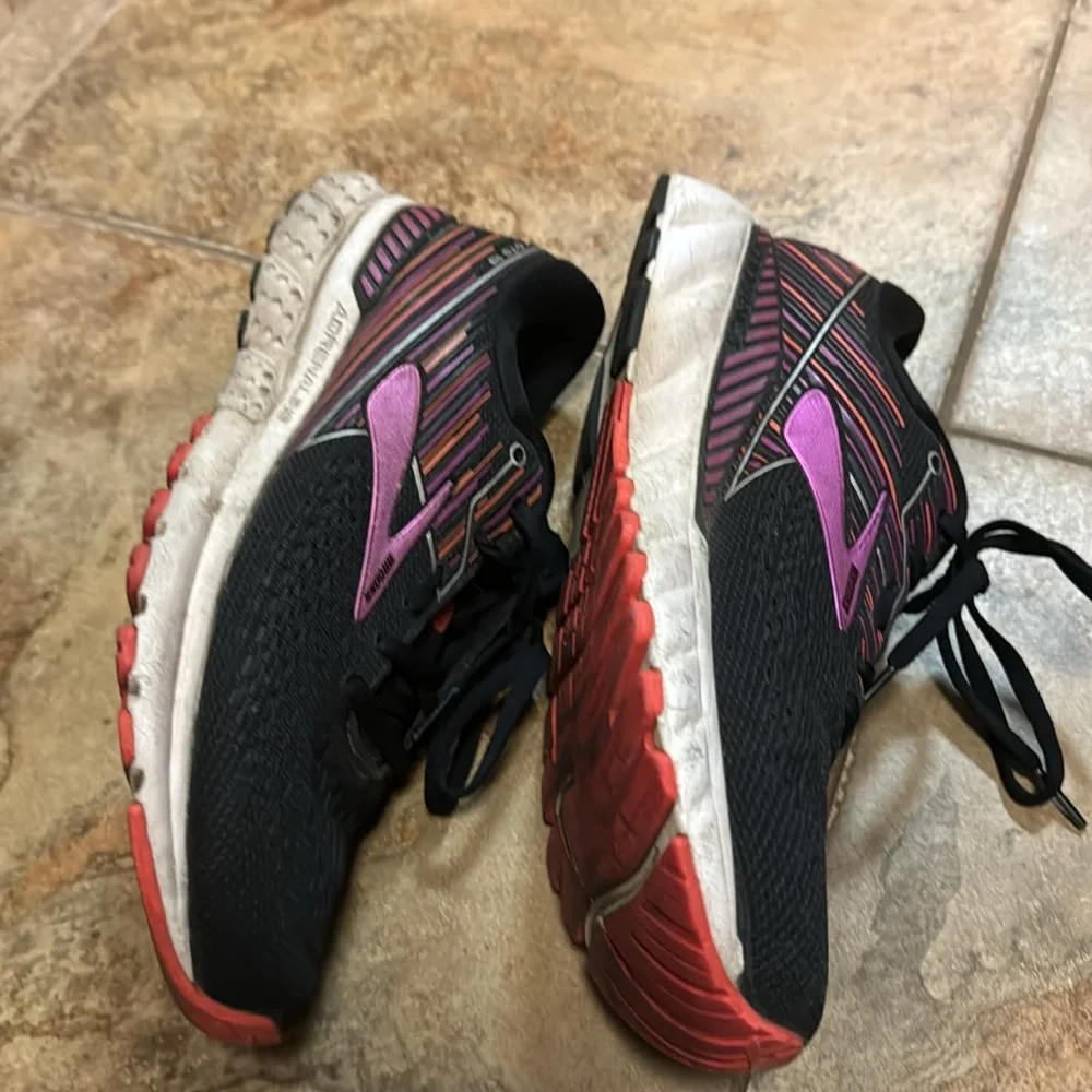 Brooks Women's Black with Pink Athletic Running Shoes